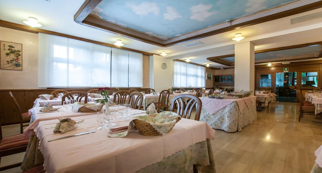 Albergo Sayonara Comano Terme Exterior foto