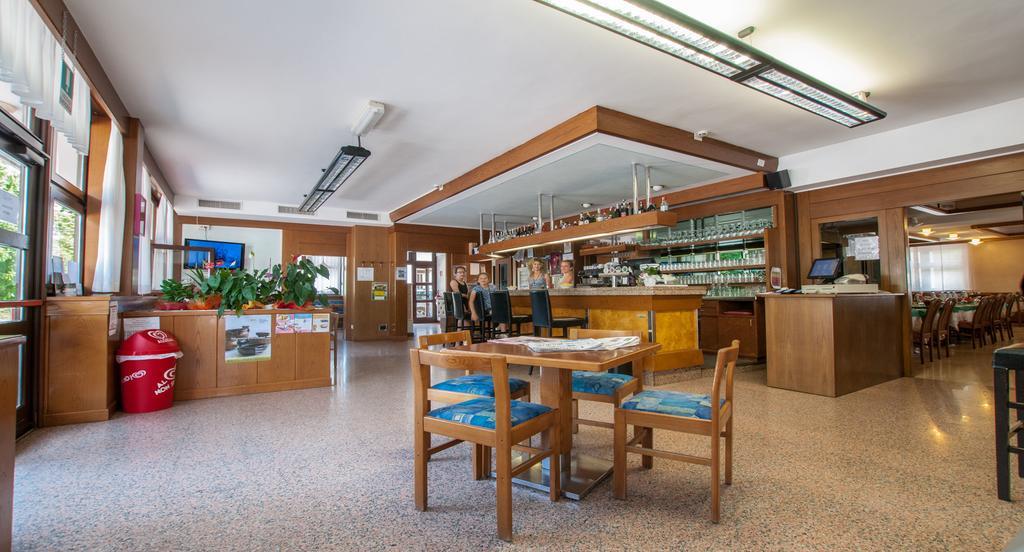 Albergo Sayonara Comano Terme Exterior foto